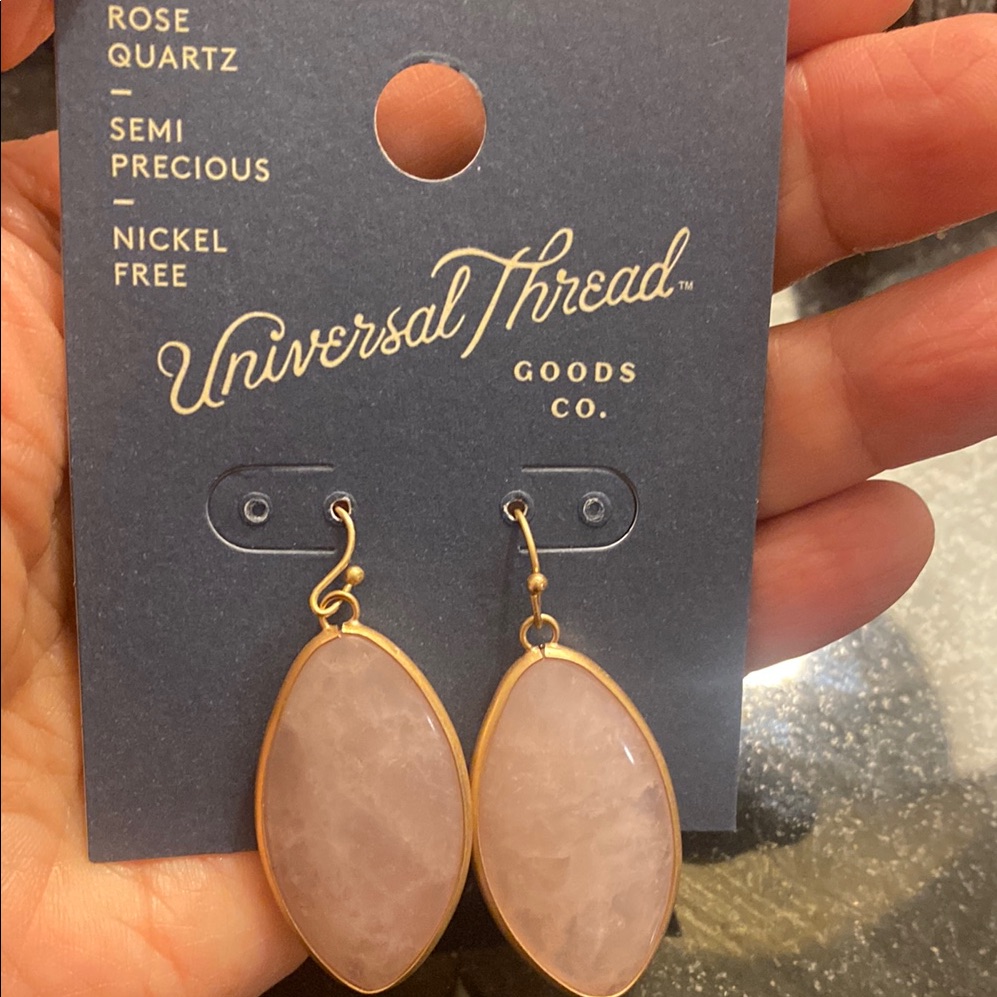 Universal Thread Rose Quartz Earrings 29$